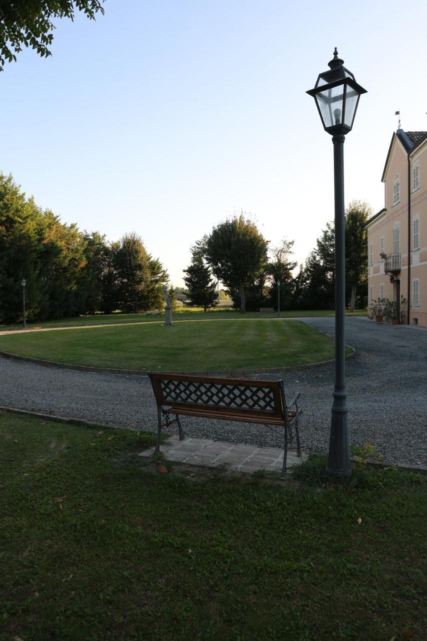 Villa Meli Lupi - Residenze Temporanee Πάρμα Εξωτερικό φωτογραφία